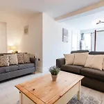 Commercial Road Apartments Central Location Wyvern Theatre