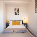 Commercial Road Apartments Central Location Wyvern Theatre
