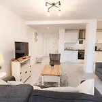 Commercial Road Apartments Central Location Wyvern Theatre