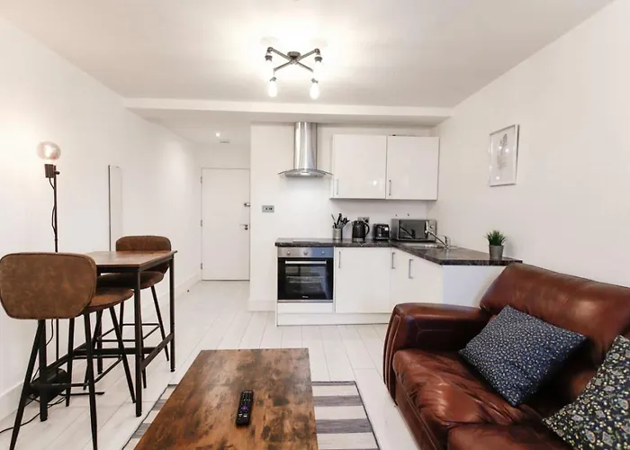 Commercial Road Apartments Central Location Wyvern Theatre
