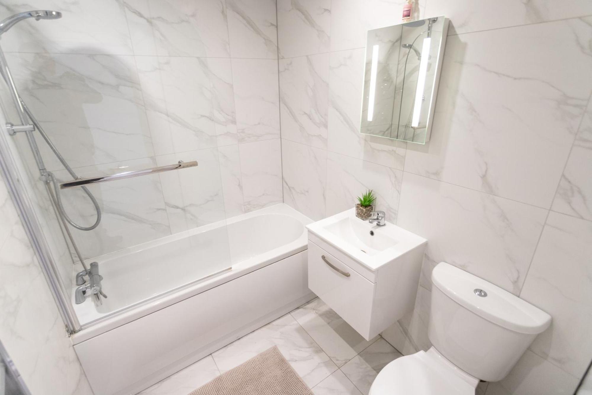 Commercial Road Location Wyvern Theatre Apartment *
