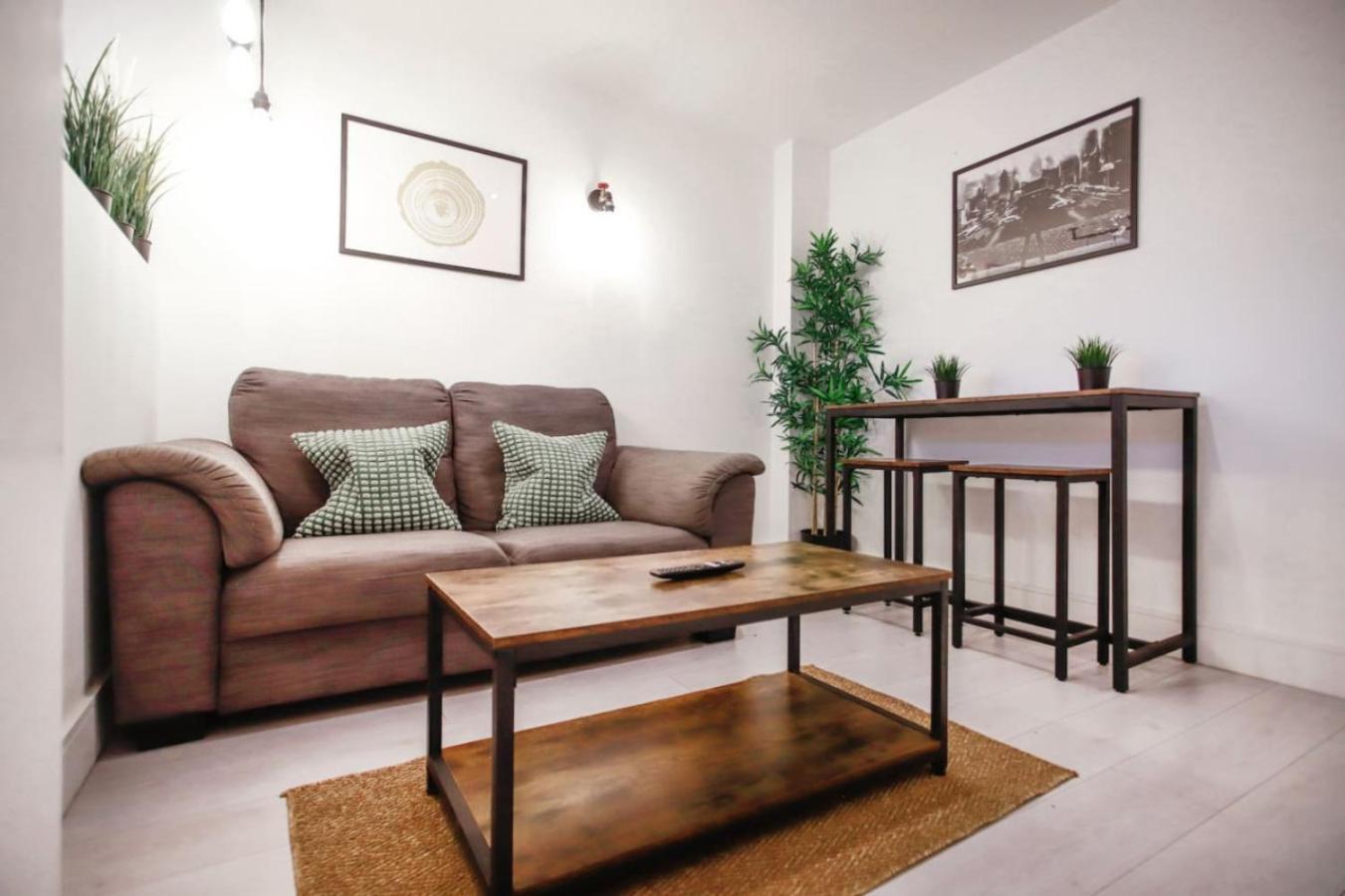 Commercial Road Location Wyvern Theatre Apartment