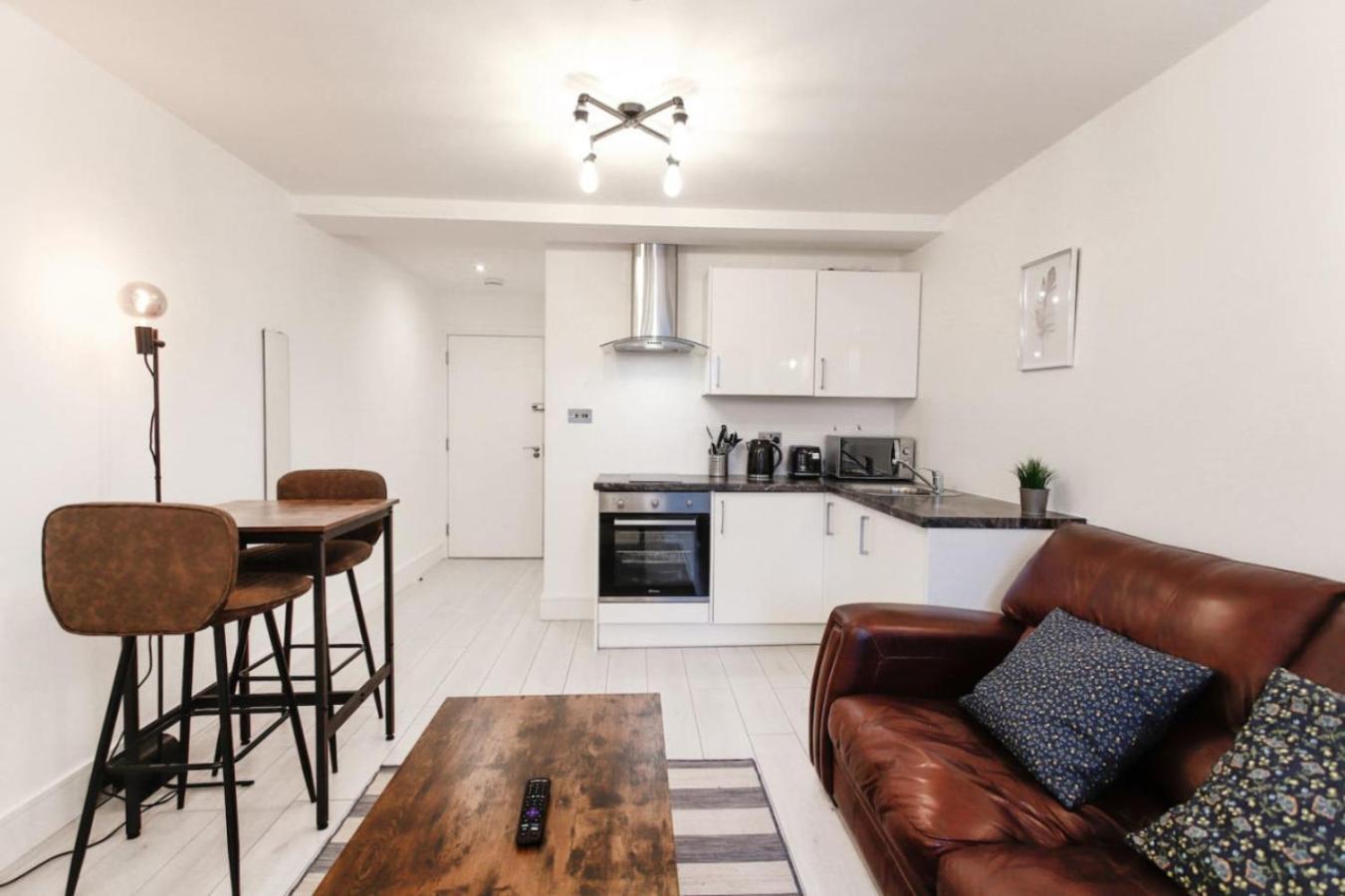 Apartment Commercial Road Location Wyvern Theatre