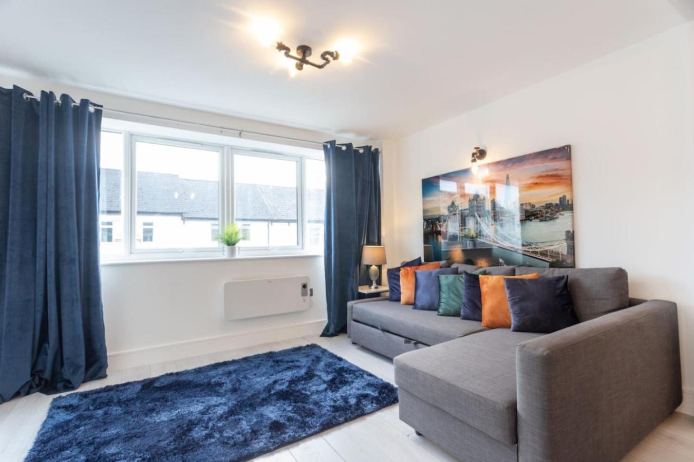 Commercial Road Location Wyvern Theatre Apartment