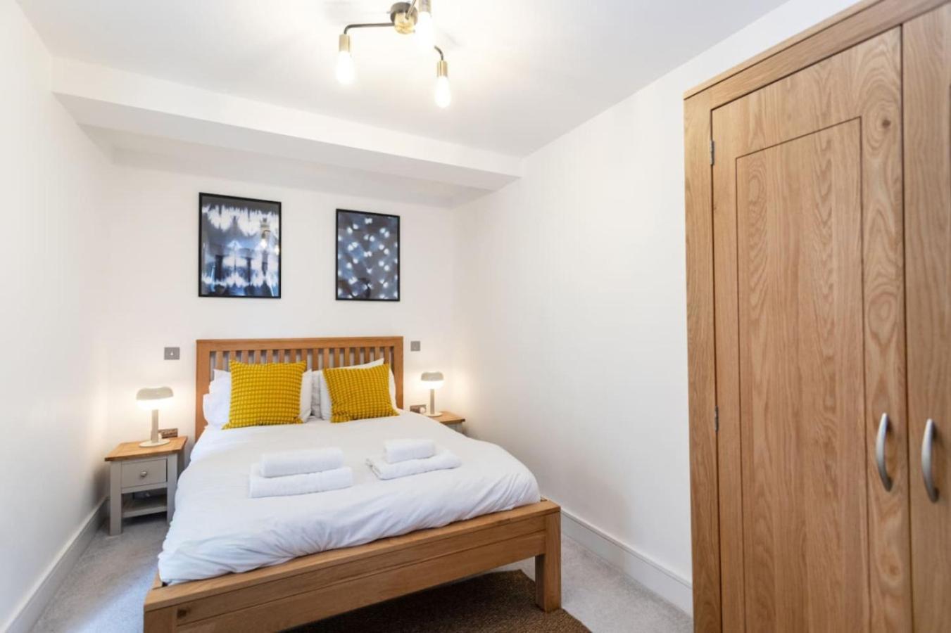 Apartment Commercial Road Location Wyvern Theatre