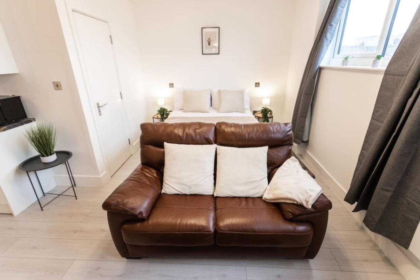 Commercial Road Location Wyvern Theatre Apartment Swindon